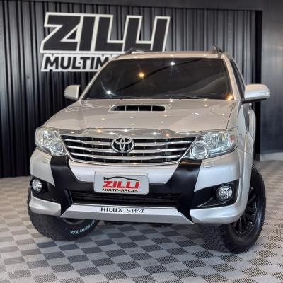 Hilux SW4 SRV D4-D 4x4 3.0 TDI Dies. Aut