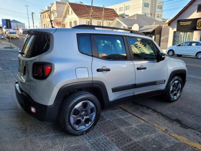 Renegade Sport 1.8 4x2 Flex 16V Aut.