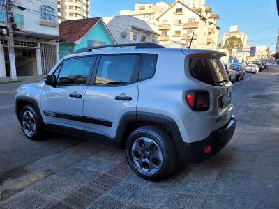 Renegade Sport 1.8 4x2 Flex 16V Aut.