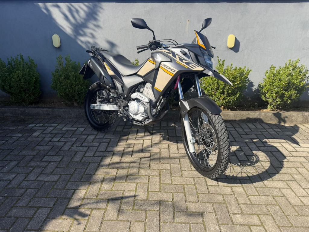 XRE 300 ABS