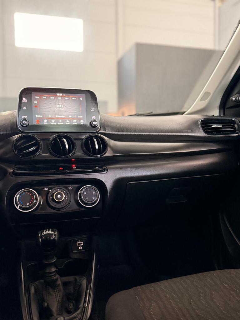 Fiat Cronos Drive 13 8V Flex - foto 8