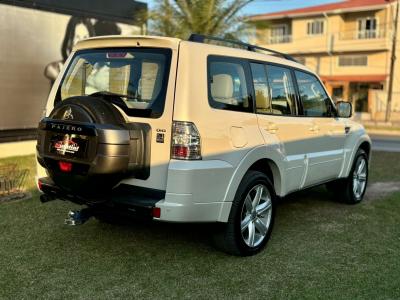 Pajero HPE Full 3.2 4x4 T.I.Dies. 5p Aut