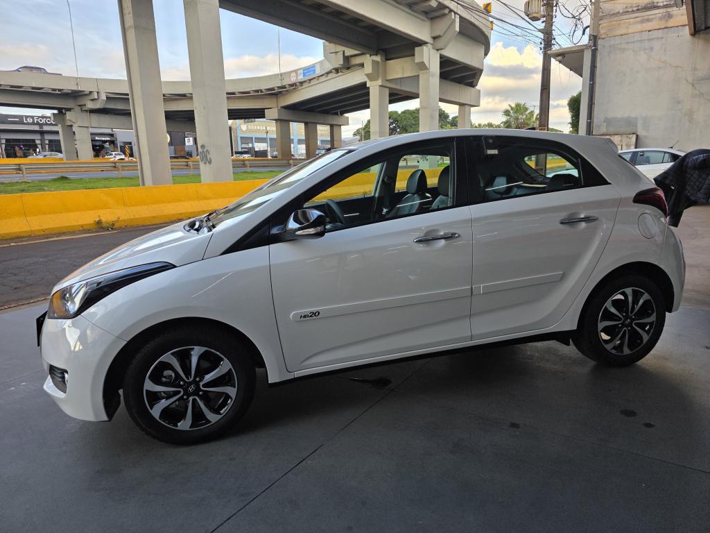 Hyundai HB20 R Spec 1.6 Flex 16V Automático - foto 2