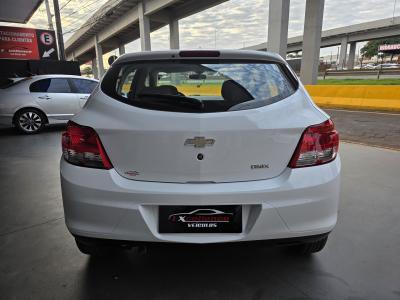 Chevrolet Onix Hatch Ls 1.0 8V Flexpower 5P Mec - foto 14