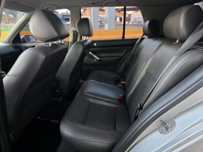 Volkswagen Golf Sportline 1.6 Mi Total Flex 8V 4P - foto 17