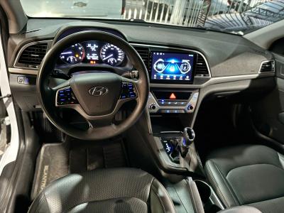 Elantra 2.0 16V Flex Aut.