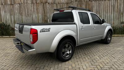 Frontier LE CD 4x4 2.5 TB Diesel Aut.