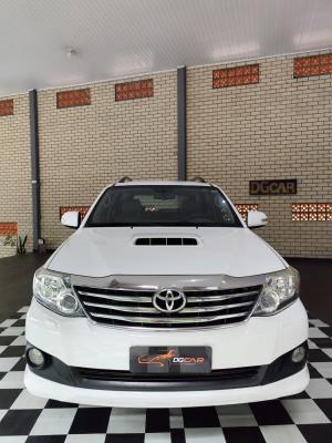 Hilux SW4 SRV D4-D 4x4 3.0 TDI Dies. Aut