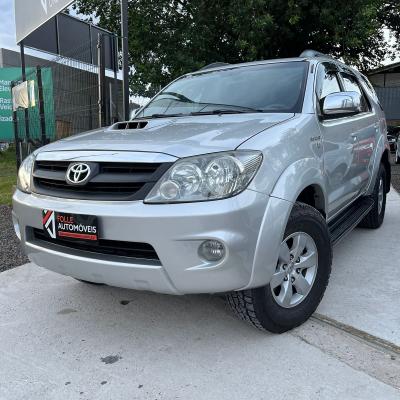 Hilux SW4 SRV D4-D 4x4 3.0 TDI Dies. Aut