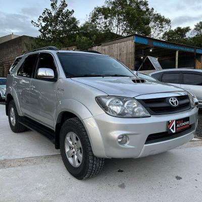 Hilux SW4 SRV D4-D 4x4 3.0 TDI Dies. Aut