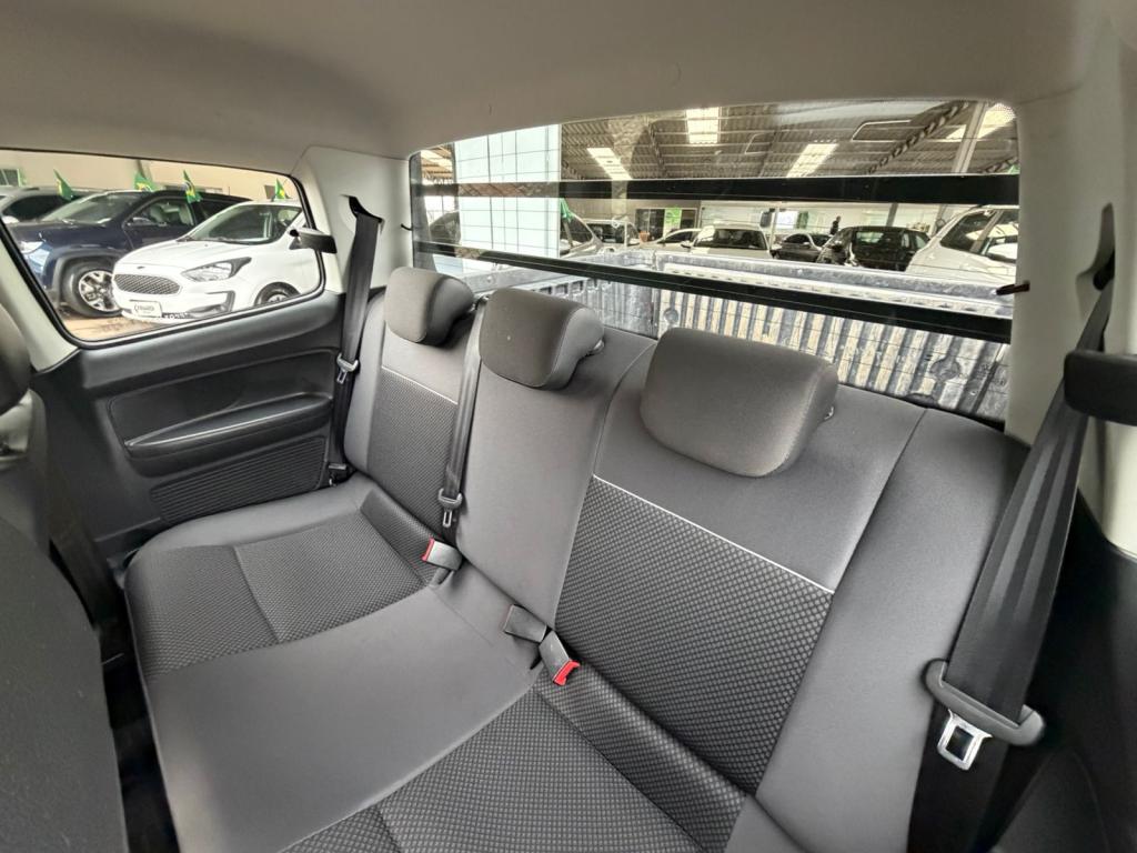 Volkswagen Saveiro Robust 1.6 Total Flex 16V Cd - foto 6