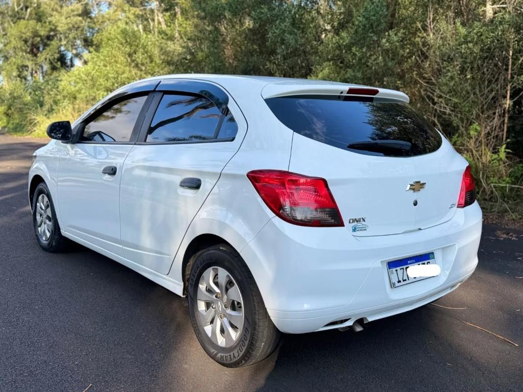 Chevrolet Onix Hatch Joy 1.0 8V Flex 5P Mec - foto 6