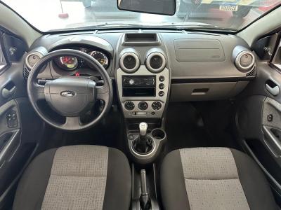 Fiesta Sedan SE 1.6 8V Flex 4p