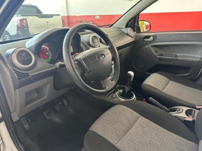 Fiesta Sedan SE 1.6 8V Flex 4p