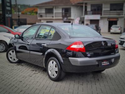 Megane Sedan Dynamique Hi-Flex 1.6 16V