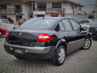 Megane Sedan Dynamique Hi-Flex 1.6 16V