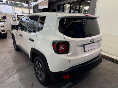 Renegade Sport 1.8 4x2 Flex 16V Aut.